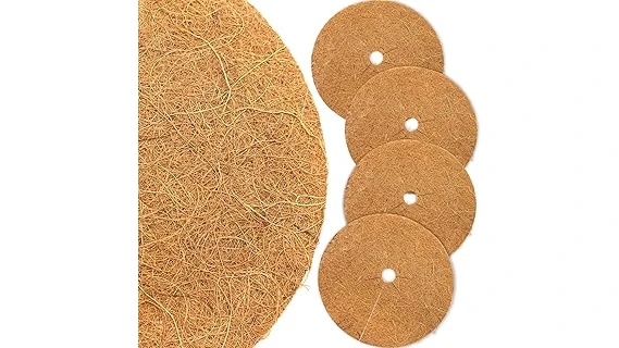 This image shows a variety of mulches, perfect for keeping roses protected during winter months.