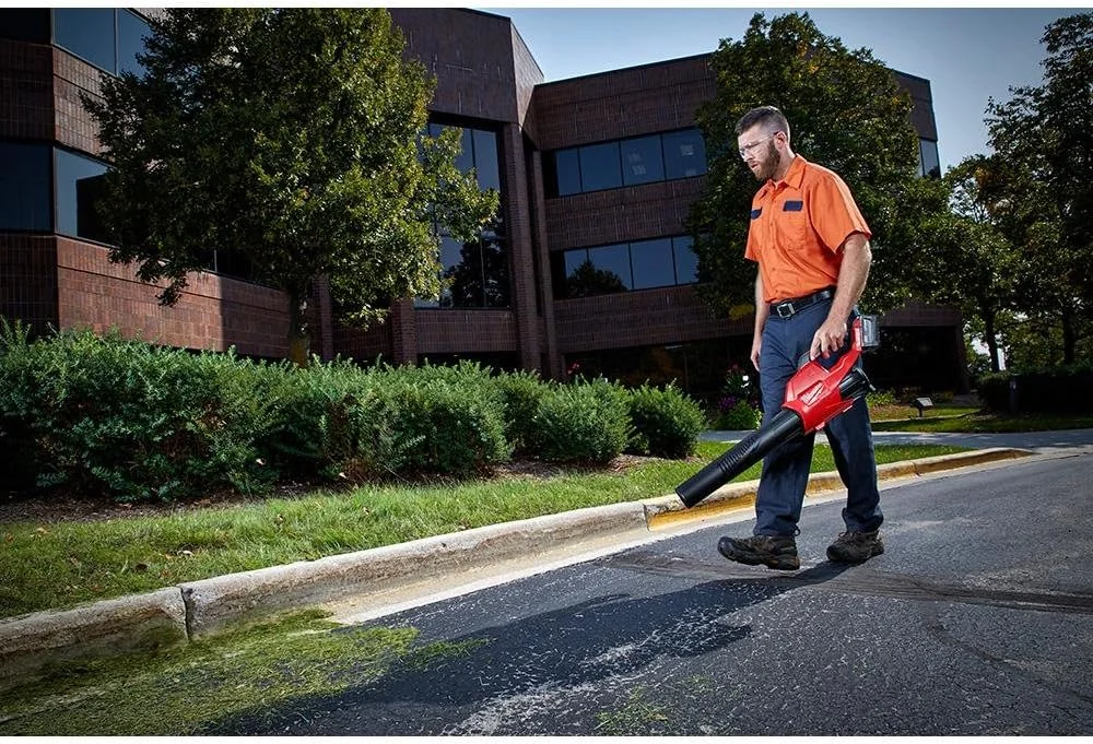 Milwaukee M18